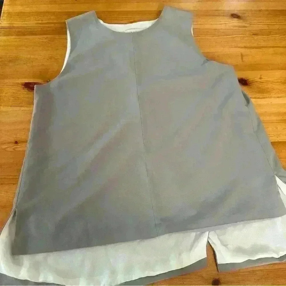 Elegant but casual Light Gray Sleeveless Split-back Top from Philosophy